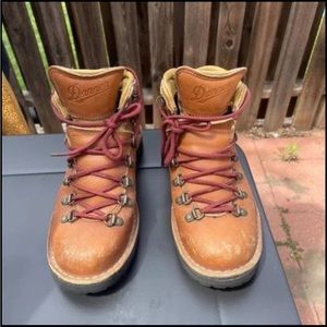 Danner Mountain Pass Women’s 6
